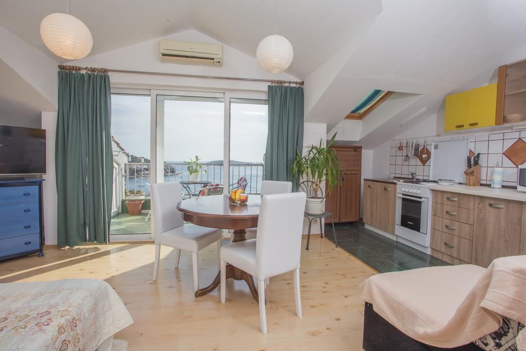 Apartment Lili Hvar Island Екстериор снимка